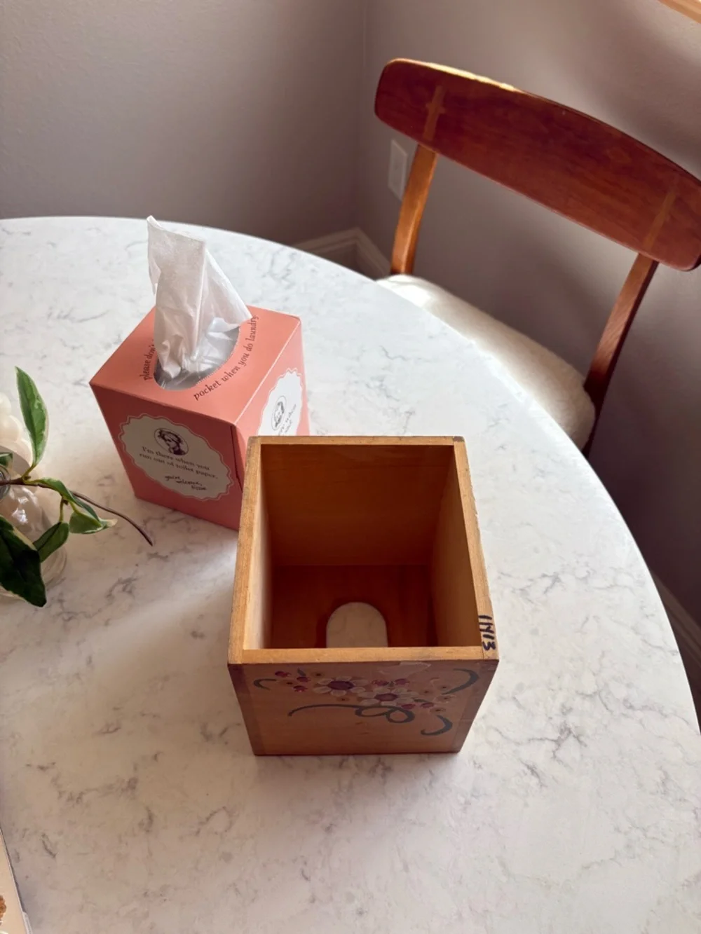 Vintage MCM Hand-Painted Floral Wooden Tissue Box Cover — Yellow & Green